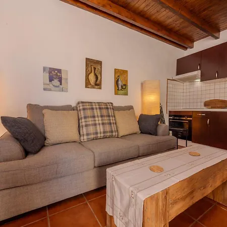 Luxury Canarian With Large Pool And