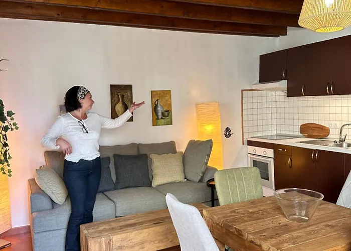 Luxury Canarian With Large Pool And Villa *