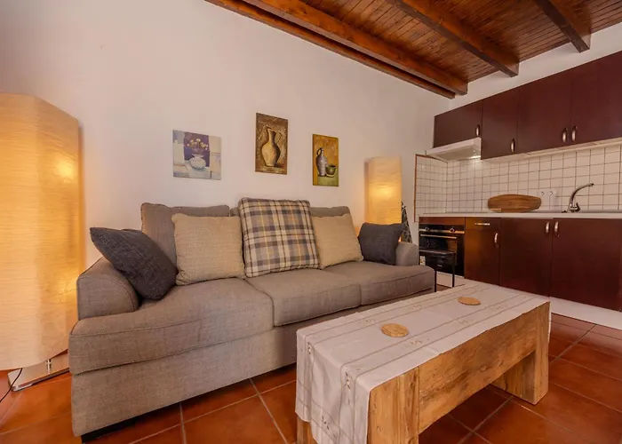 Luxury Canarian With Large Pool And