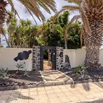 Luxury Canarian With Large Pool And Teguise (Lanzarote)