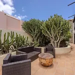 Luxury Canarian With Large Pool And Villa *
