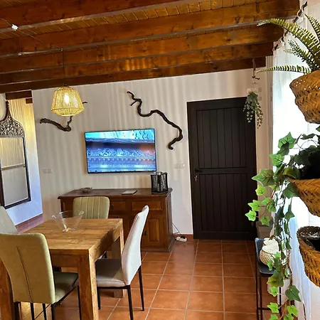 Luxury Canarian With Large Pool And