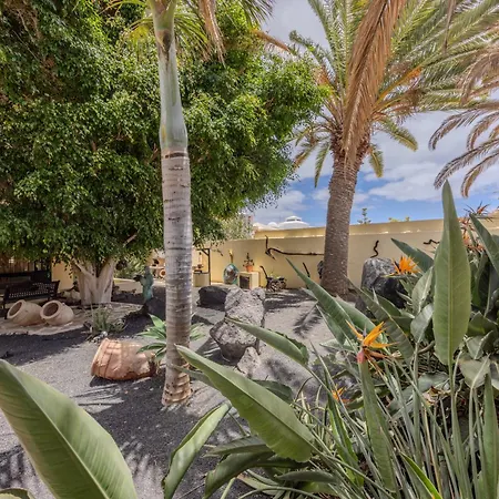 Luxury Canarian With Large Pool And