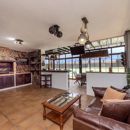 别墅 Luxury Canarian With Large Pool And