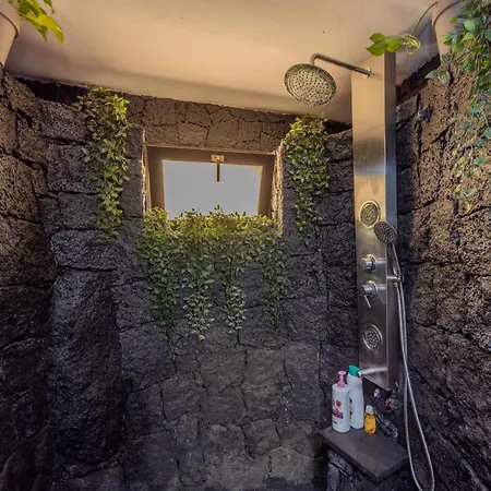 Luxury Canarian With Large Pool And Teguise (Lanzarote)