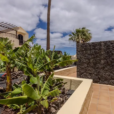 Luxury Canarian With Large Pool And * Teguise (Lanzarote)