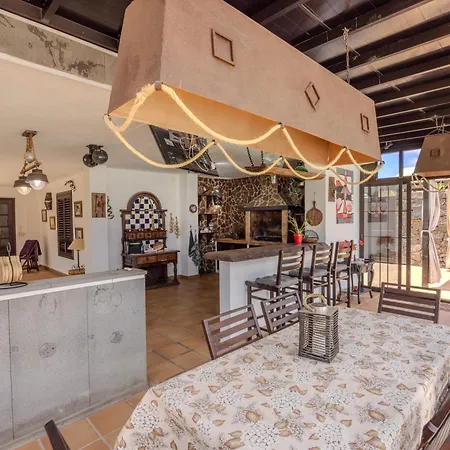 别墅 Luxury Canarian With Large Pool And