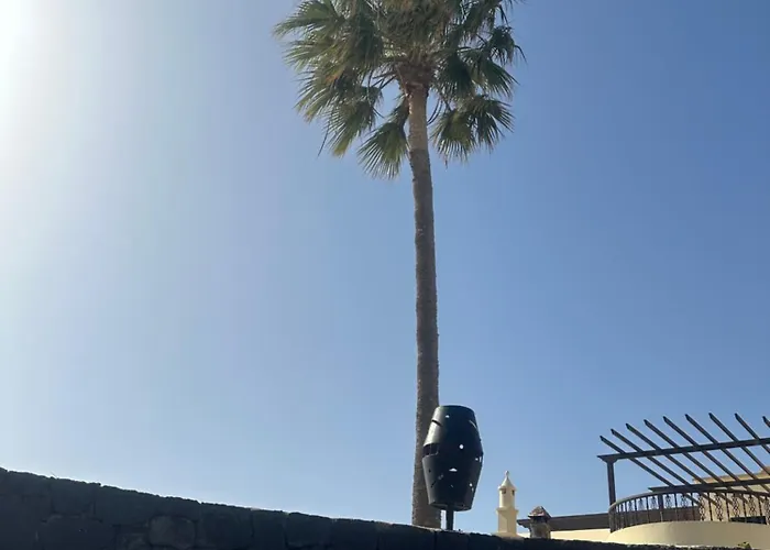 Luxury Canarian With Large Pool And Villa