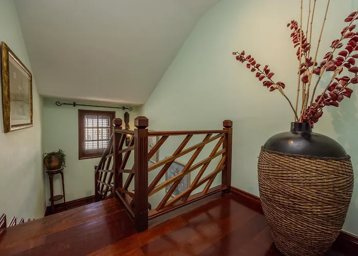 Luxury Canarian With Large Pool And Villa